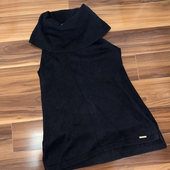 Medium Michael Kors sleeveless black knit sweater - Picture 1 of 3